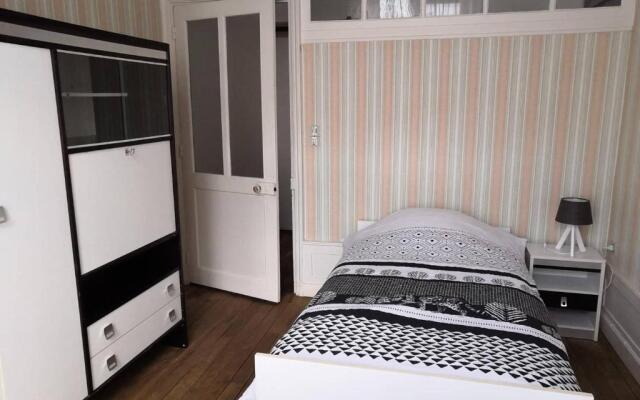 Gray centre ville avec vue sur Saône