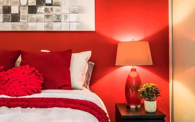 QuickStay - Ultra Luxury on Front St. (Union Station)
