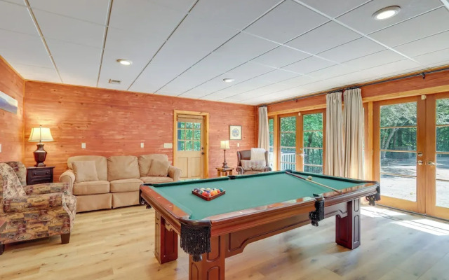 Hot Tub, Decks & Creek Access: Mccaysville Cabin!