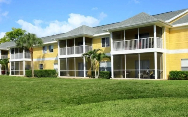 Laguna Bay Apartments