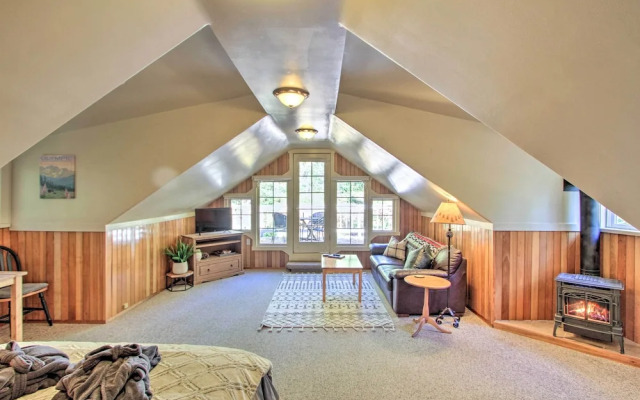 Owls Nest Studio w/ Hot Tub: Hike Nearby!