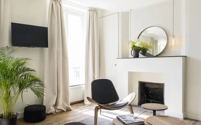 Chez Laurence Du Tilly