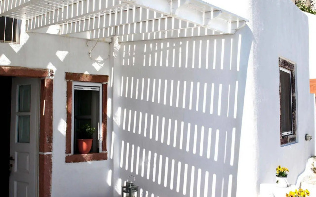 Menias Cave House