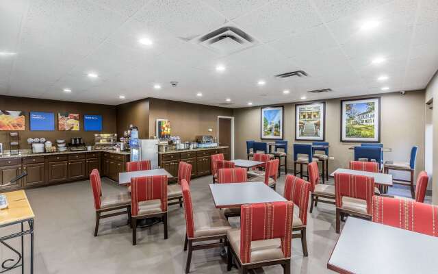 Comfort Inn & Suites Dalton West