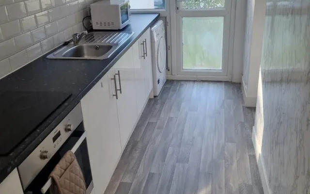 Britton Street Retreat - 4 Bedroom House