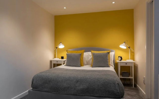 Contemporary 1BR Home