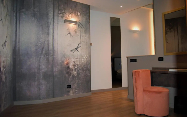 Mokinba Hotels King