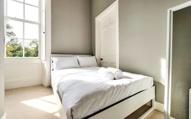 JOIVY Bright and Spacious 4-bedroom Apart in Stockbridge