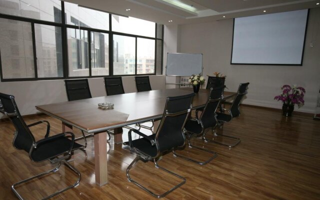 Yicheng Express Business Hotel