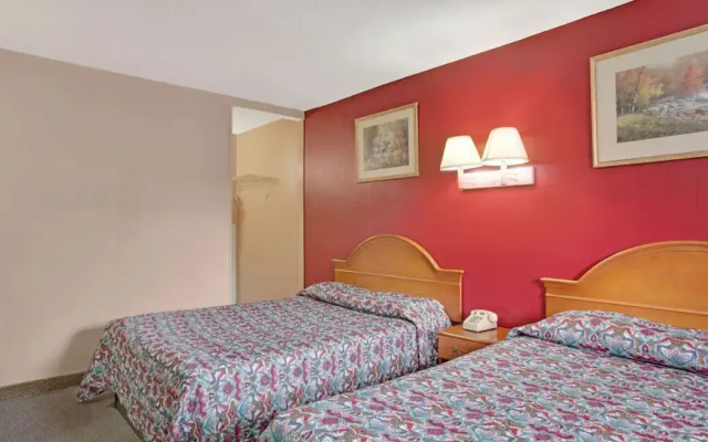 Knights Inn Pine Brook