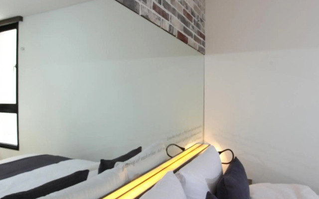 S& Hotel