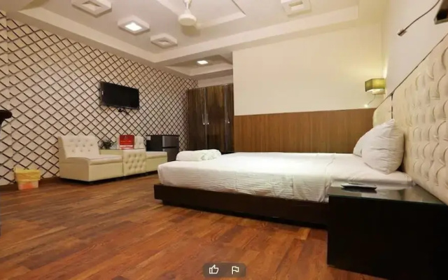 Khayyam Hotel