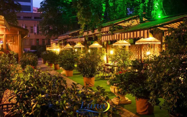 Luna Hotel