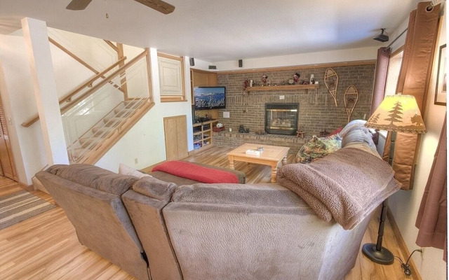 Bear Country 4 Bedroom Home by RedAwning