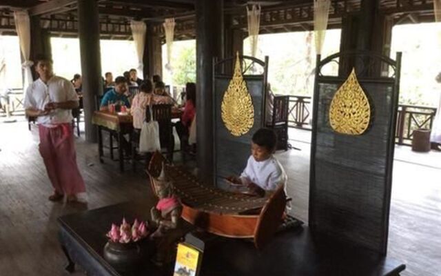 Bong Thom Home Stay