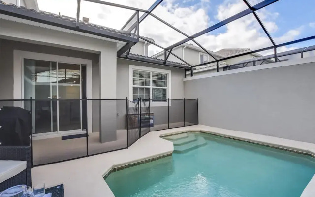 5 Bedroom 4 Bathroom Storey Lake