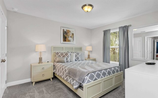 Posh and Roomy Home With Spa Near Disneyworld, CDC Standards #6st345