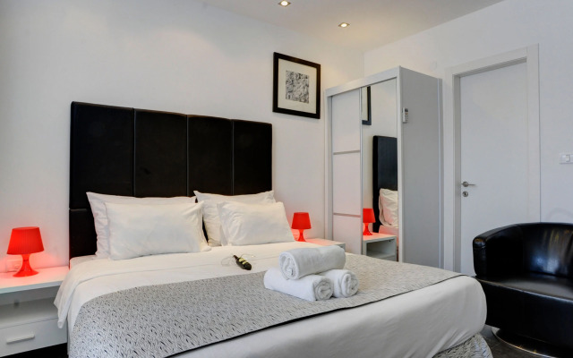 Geula Suites