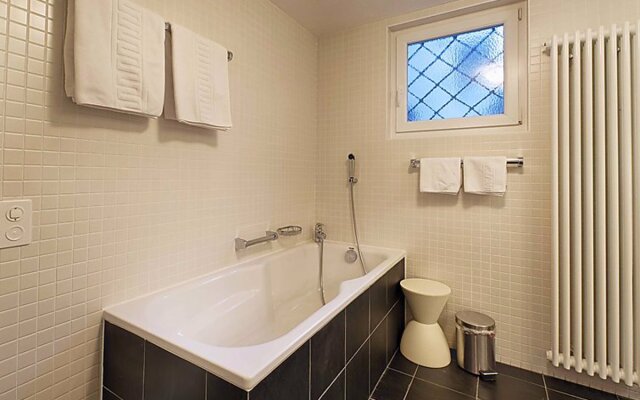 Suite Modern 19706
