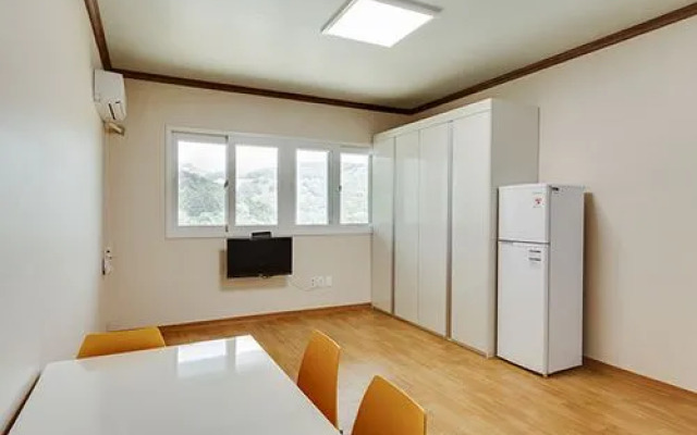 Daegwallyeong Snowflowertown Pension