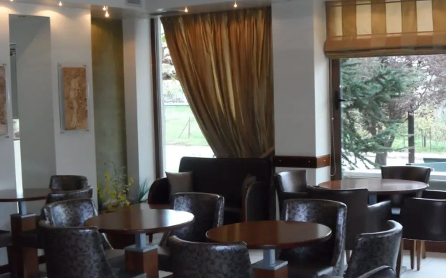 Prigipikon Suites & Lofts