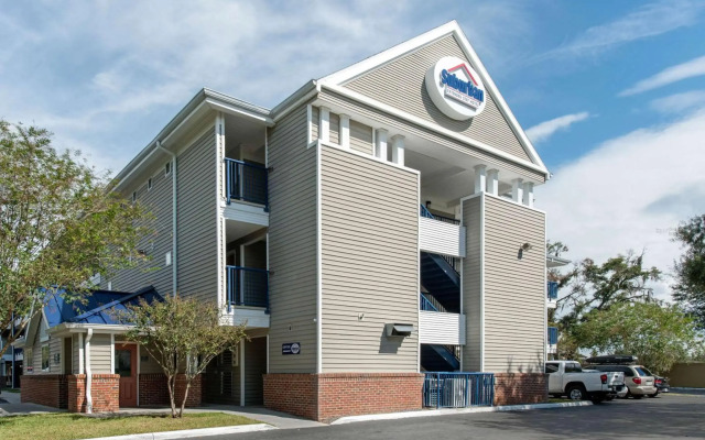 Suburban Studios Lakeland North I-4