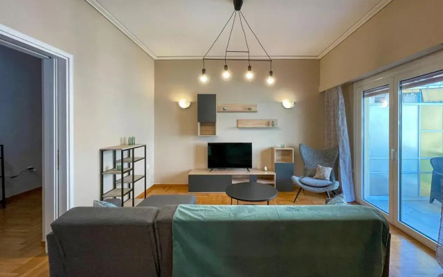 Riankour Central 90sqm apt in Panormou