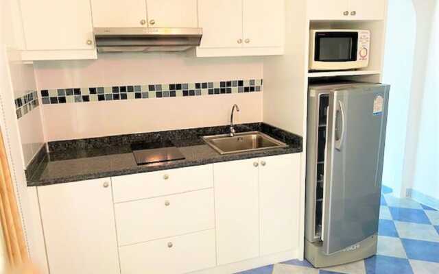 Angket hip Residence Fully Equipped 1 Bedroom + Bath tub & Shower