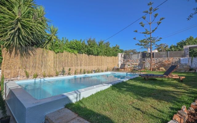 Villa Garifalia with Sauna & Hydromassage
