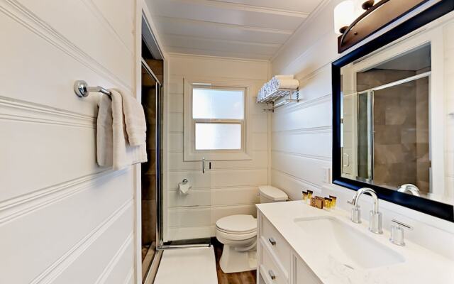 4093 Manzanita Ave Cabin Unit 5