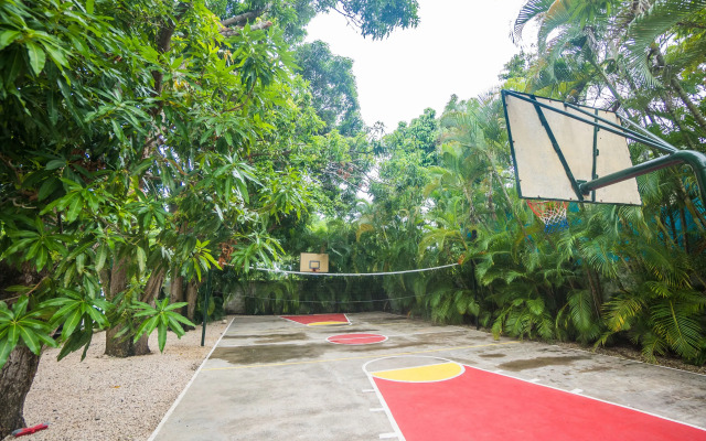 Coconut Paradise Beach Hotel