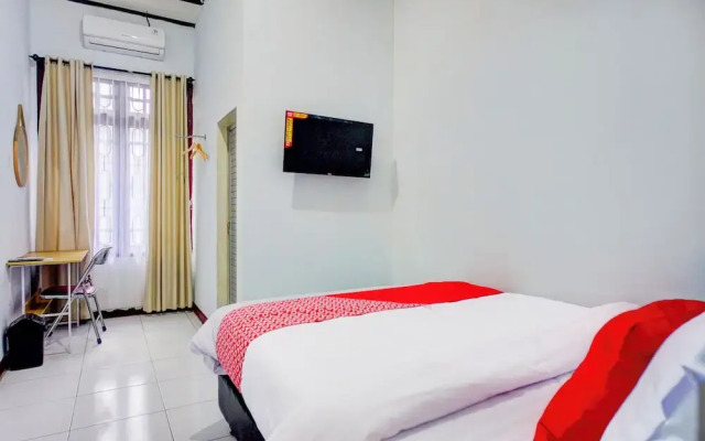 Hotel O Krakatau Near Universitas Muhammadiya Sumatra Utara ( UMSU )