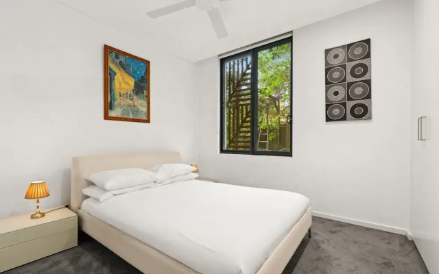 Spacious 2-bed Retreat With BBQ & Courtyard