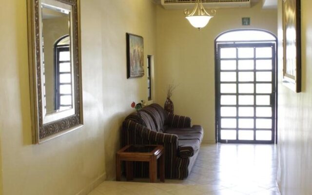 Hotel Flores Hills