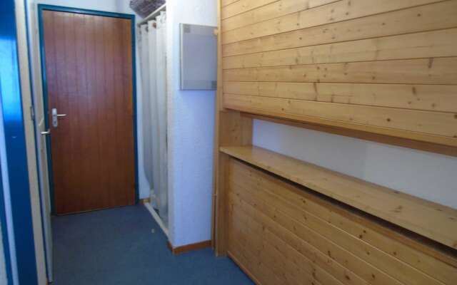 Lou Services Apartment THC93 LSI 001