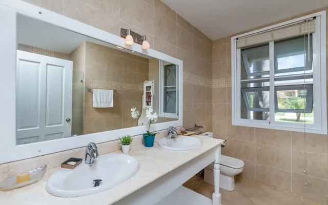 5-star villa near Playa Blanca Beach