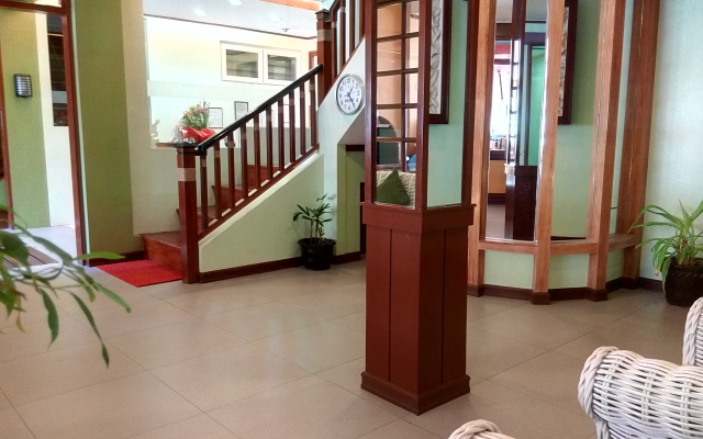 Shore Time Hotel