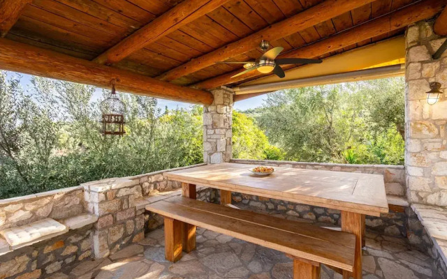 Stone Farmhouse in Groves - Sea Mountain Views