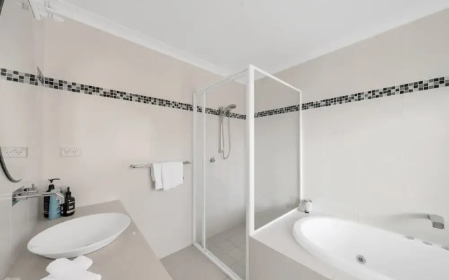 3-bed With Beach Views and Entertainment Area