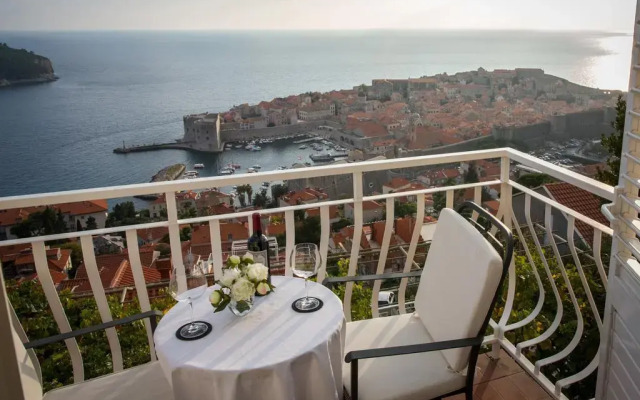 Grand View Apartment