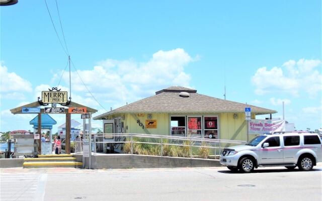 Key West Style Beachtown Estate by TechTravel