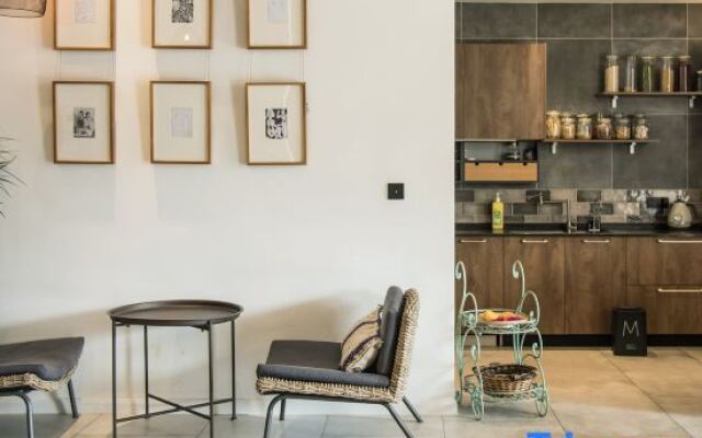 Xingyi Yunqi No.1 Inn (Xia Nahui Branch, Wanfenglin Scenic Area)