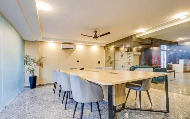 Super Townhouse Oak Udyog Vihar