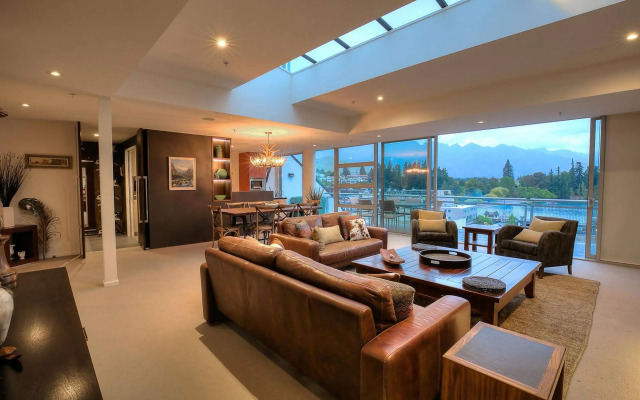 Shotover Penthouse & Spa by Staysouth