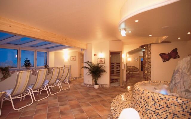 Spacious Apartment in Ramsau am Dachstein With Swimming Pool