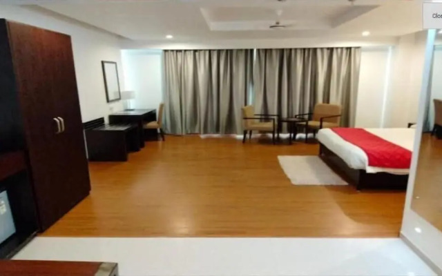 Triguna Clarks Inn
