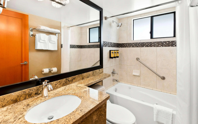 Best Western Plus Inner Harbour