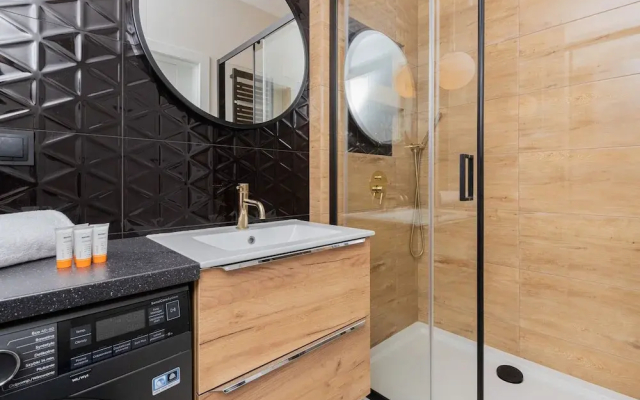 Ostoya Pucka Apartment by Renters