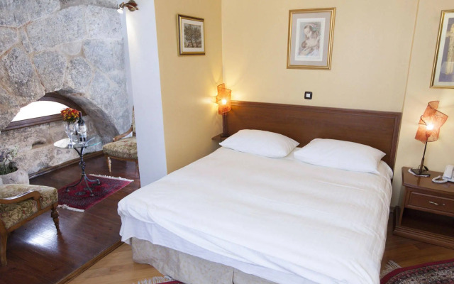Hotel Peristil