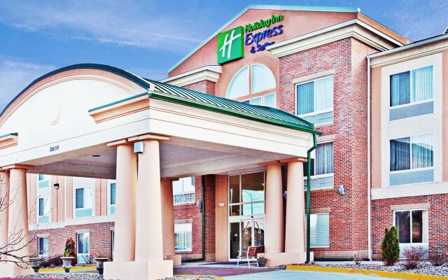 Holiday Inn Express & Suites Ames, an IHG Hotel